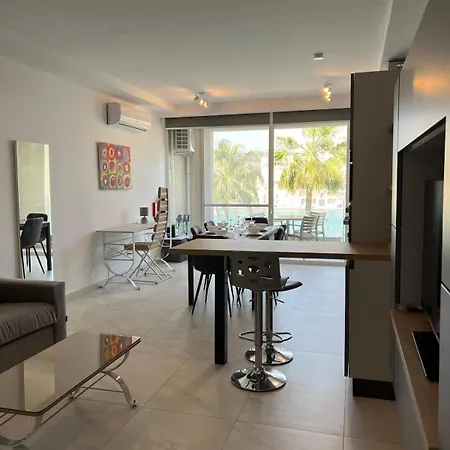 Stylish Seaview Apartment Marsaskala